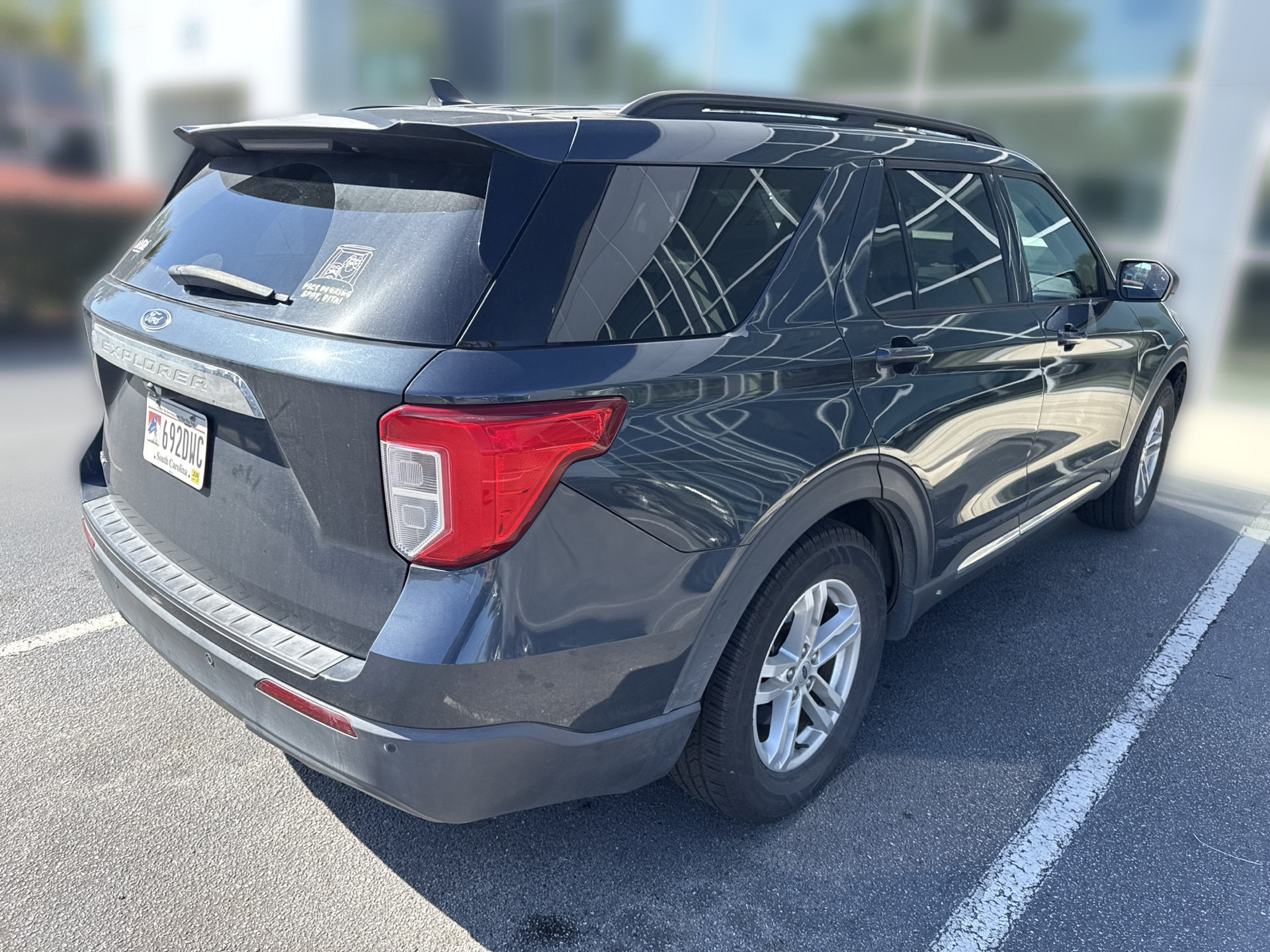 Used 2022 Ford Explorer XLT RWD image 4