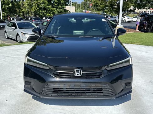 Used 2023 Honda Civic Sport image 3
