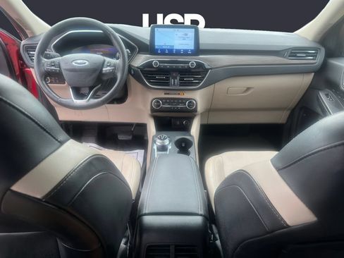 Used 2020 Ford Escape Titanium w/ Titanium Premium Package 2.0 AWD/4WD image 10