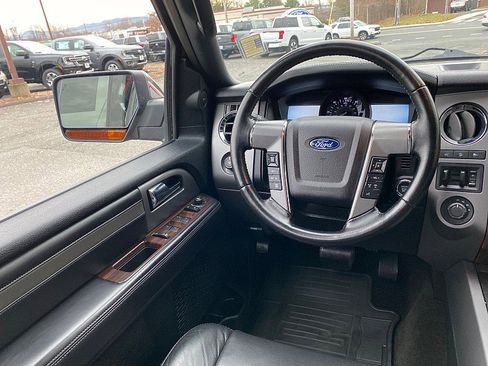 Certified 2017 Ford Expedition EL Platinum image 24