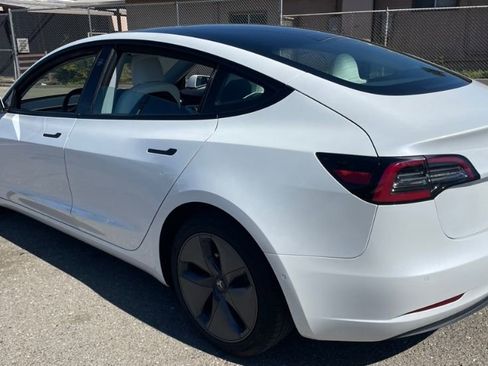 Used 2021 Tesla Model 3 Standard Range Plus image 4