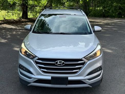 Used 2017 Hyundai Tucson Sport FWD image 2