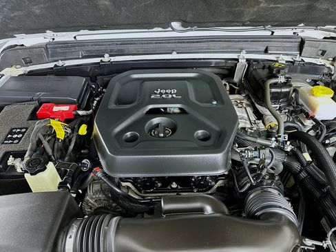 Used 2021 Jeep Wrangler Unlimited Sport image 38