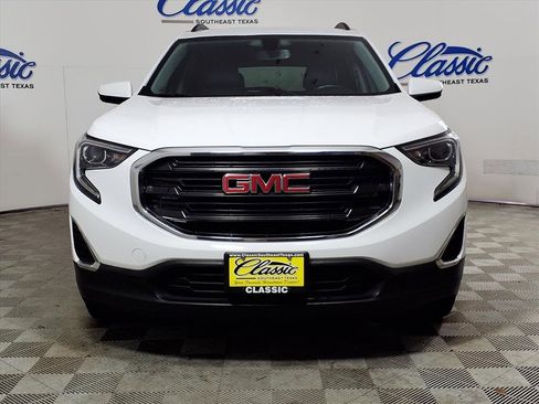 Used 2018 GMC Terrain SLE w/ Driver Convenience Package image 3