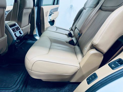 Used 2025 Land Rover Range Rover Long Wheelbase SE image 33