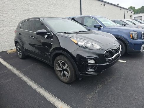 Used 2020 Kia Sportage LX AWD/4WD image 3