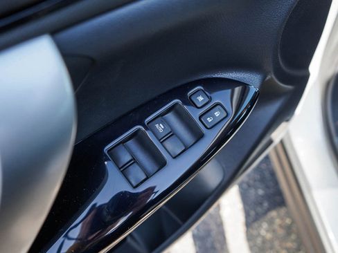 New 2025 Mitsubishi Eclipse Cross LE image 16