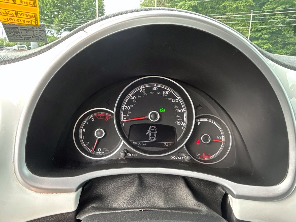 Used 2018 Volkswagen Beetle 2.0T S FWD image 21