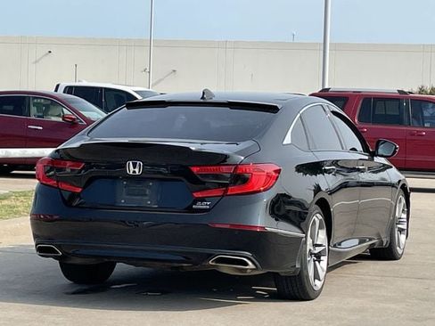 Used 2019 Honda Accord Touring image 4