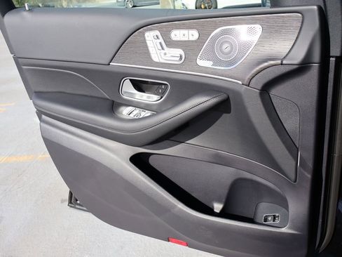 New 2026 Mercedes-Benz GLS 450 4MATIC image 37