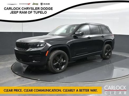 Used 2023 Jeep Grand Cherokee Altitude AWD/4WD image 8