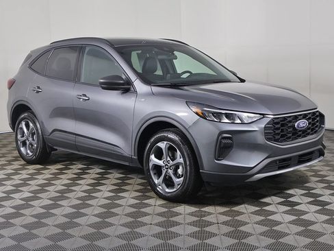 Used 2025 Ford Escape ST-Line AWD/4WD image 2