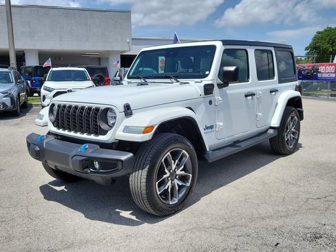 Used 2024 Jeep Wrangler Unlimited AWD/4WD image 4