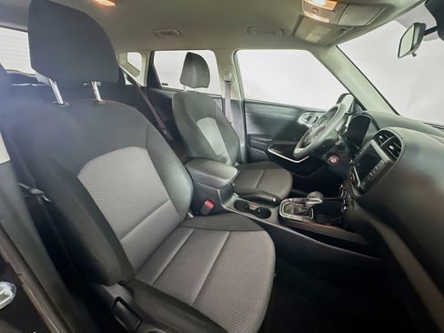 Used 2025 Kia Soul LX w/ LX Technology Package image 29