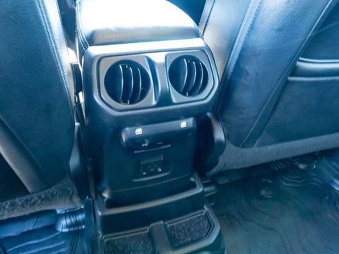 Used 2019 Jeep Wrangler Unlimited Sahara AWD/4WD image 36