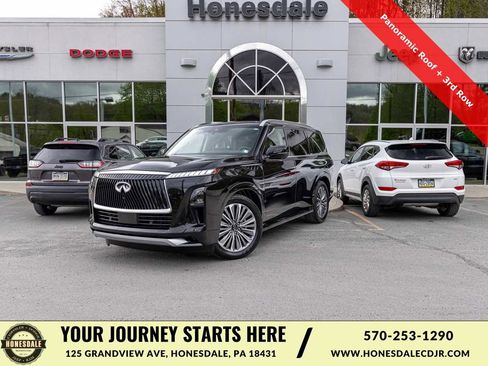 Used 2025 INFINITI QX80 Sensory AWD/4WD image 1