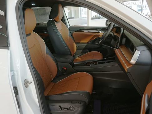 New 2026 Volkswagen Tiguan SEL R-Line AWD/4WD image 10