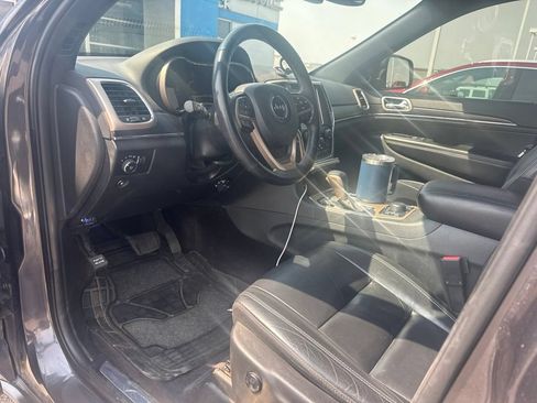 Used 2017 Jeep Grand Cherokee Limited w/ Trailer Tow Group IV AWD/4WD image 2