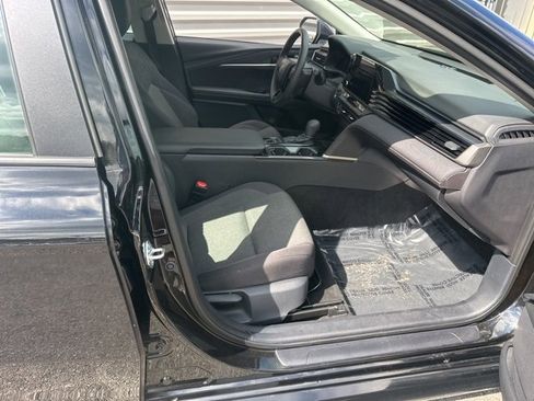Used 2025 Toyota Camry LE image 29