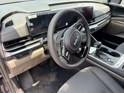 New 2026 Kia Carnival LX image 22
