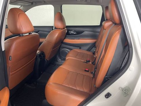 Used 2019 Nissan Rogue SL w/ Premium Package AWD/4WD image 19