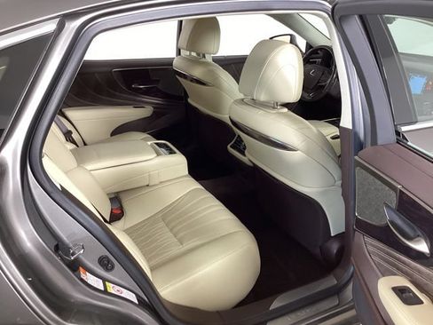 Used 2019 Lexus LS 500 AWD w/ Interior Upgrade Package image 38