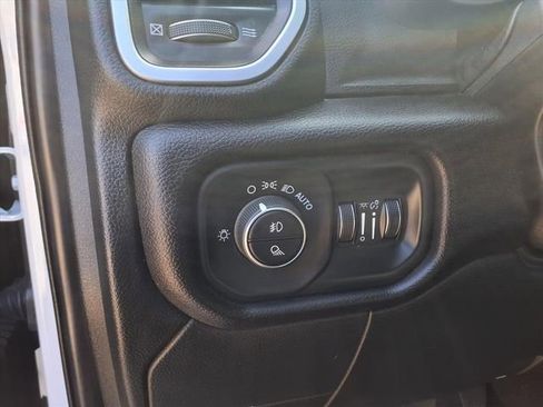 Used 2020 RAM 2500 Big Horn w/ Level 1 Equipment Group AWD/4WD image 17