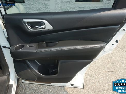 Used 2017 Nissan Pathfinder SL w/ Trailer Tow Package AWD/4WD image 25