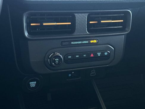 Used 2025 Ford Maverick Tremor AWD/4WD image 23