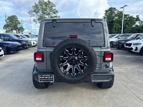 Used 2023 Jeep Wrangler Unlimited Sahara w/ Cold Weather Group AWD/4WD image 4