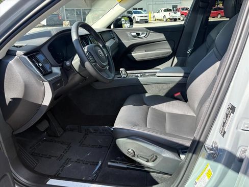 Used 2024 Volvo XC60 B5 Core AWD/4WD image 13