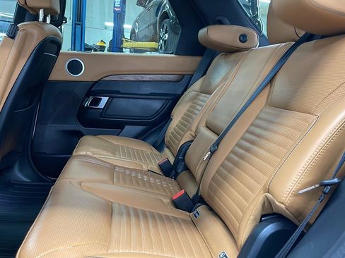 Used 2017 Land Rover Discovery HSE Luxury AWD/4WD image 11