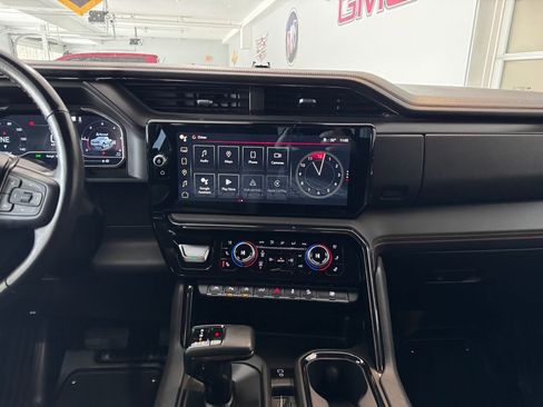 Certified 2023 GMC Sierra 1500 AT4 w/ AT4 Preferred Package image 19