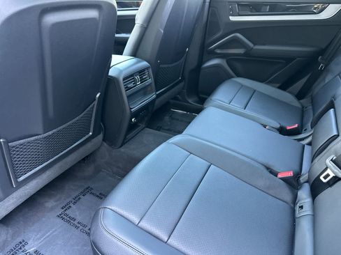 Certified 2025 Porsche Cayenne AWD/4WD image 13