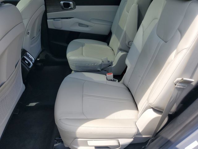 Used 2022 Kia Sorento EX w/ Panoramic Sunroof Package FWD image 12