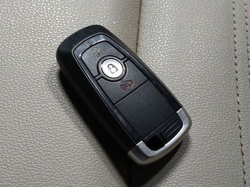Used 2021 Ford EcoSport Titanium FWD image 32