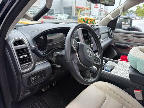 Used 2024 RAM 1500 Limited AWD/4WD image 2