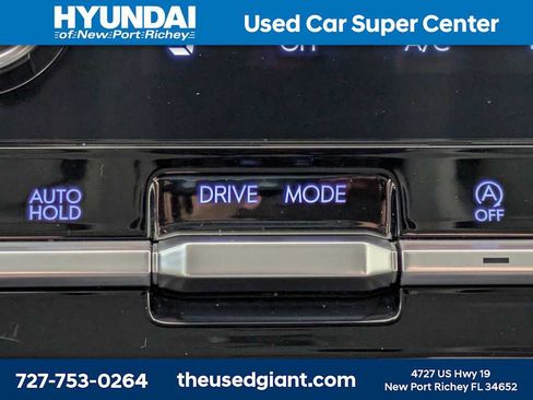 Used 2025 Hyundai Santa Fe Limited FWD image 33