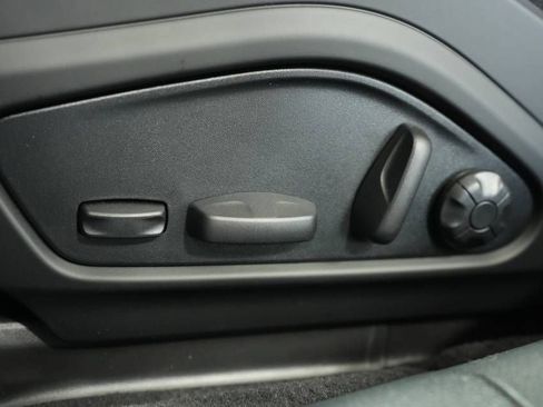 Certified 2025 Porsche Panamera 4 AWD/4WD image 33