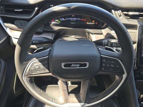 Used 2023 Jeep Grand Cherokee 4WD 4xe image 8