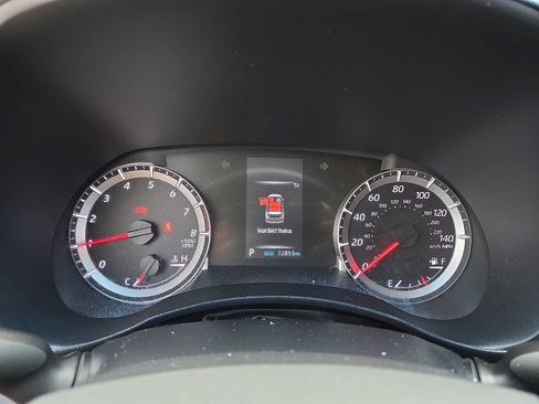 Used 2021 Toyota Highlander LE AWD/4WD image 20
