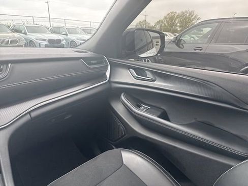 Used 2024 Jeep Grand Cherokee L Altitude image 18