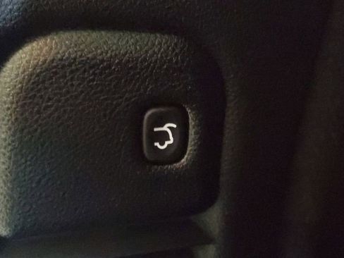 Used 2024 Dodge Durango GT image 11