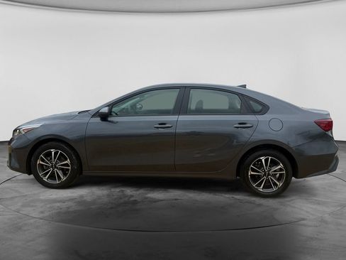 Used 2024 Kia Forte LXS FWD image 5