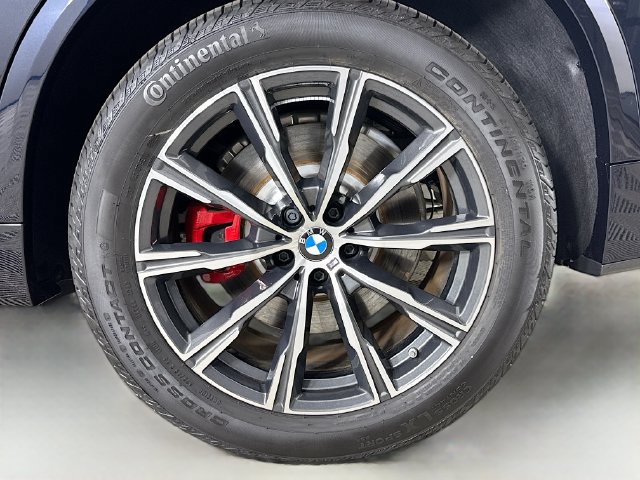 Used 2026 BMW X5 xDrive50e w/ M Sport Package AWD/4WD image 33