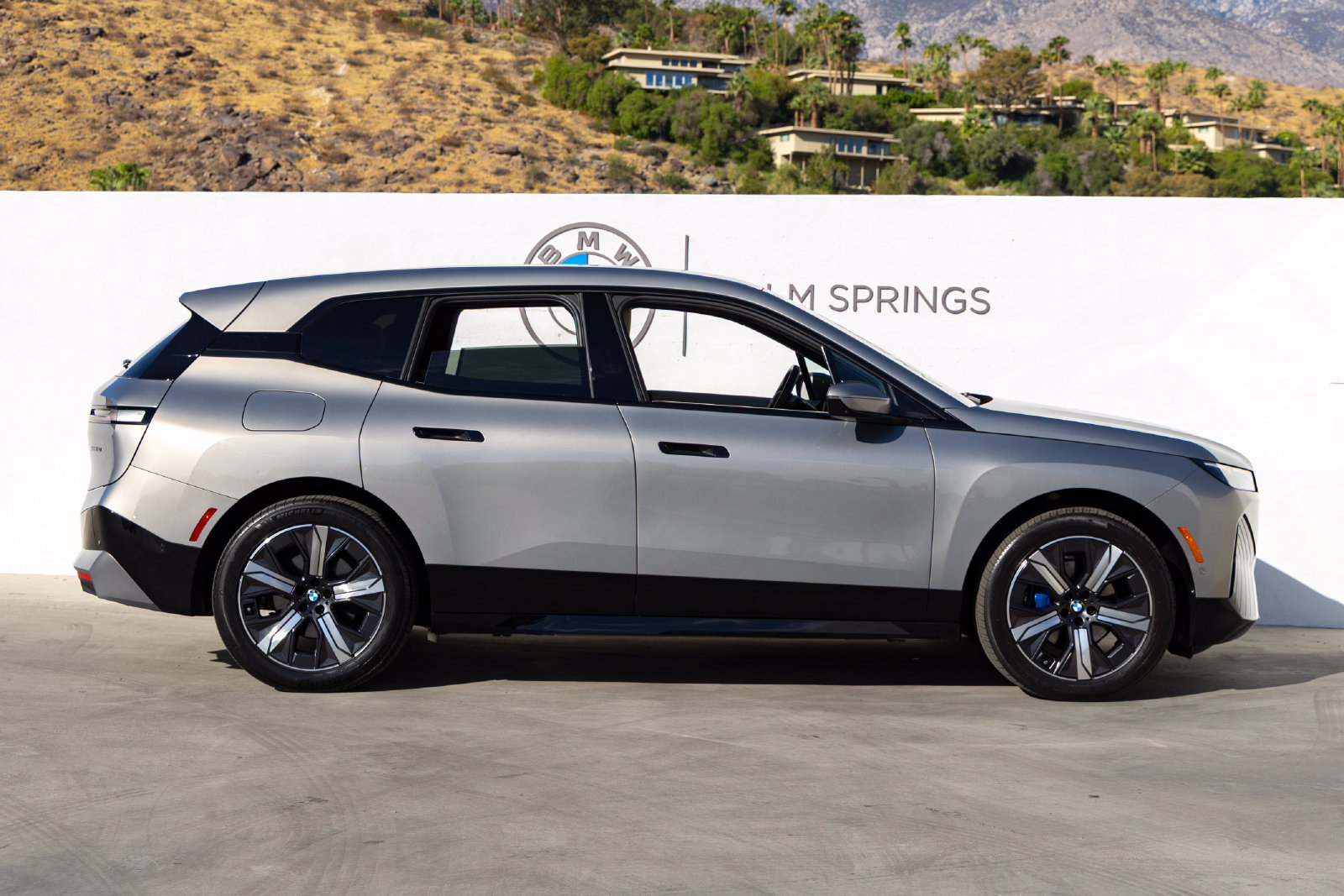 Certified 2024 BMW iX xDrive50 w/ Sport Package AWD/4WD image 6