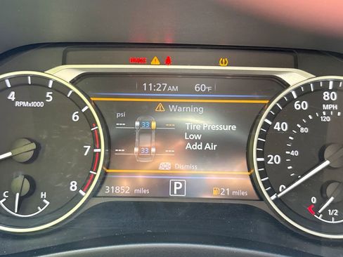 Used 2023 Nissan Sentra SR w/ Midnight Edition Package FWD image 10