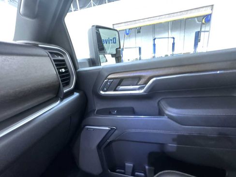 Used 2024 Chevrolet Silverado 2500 High Country w/ High Country Premium Package image 33