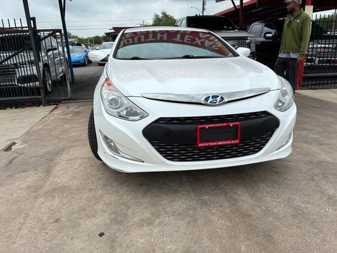 Used 2015 Hyundai Sonata Hybrid FWD image 12