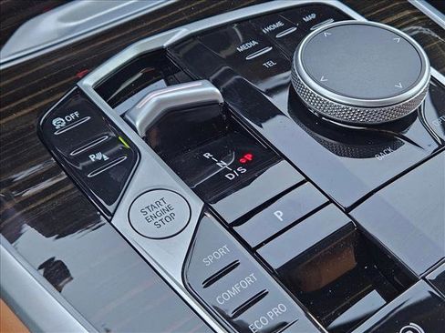 Used 2025 BMW X5 xDrive40i w/ Premium Package image 15